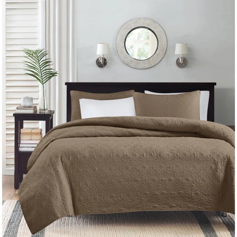 Madison Park Quebec Reversible Quilt Set