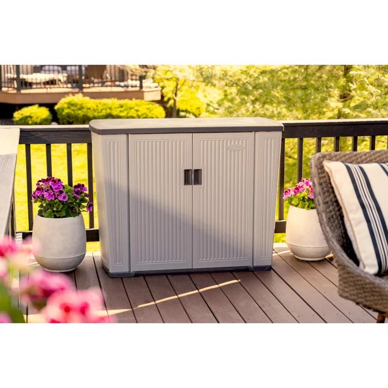 Suncast Suncast 130 Gallon Water Resistant Deck Box