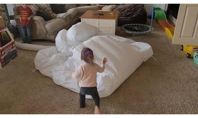 Connsann 9' x 9' Oxford White Bounce House with Slide and Air Blower