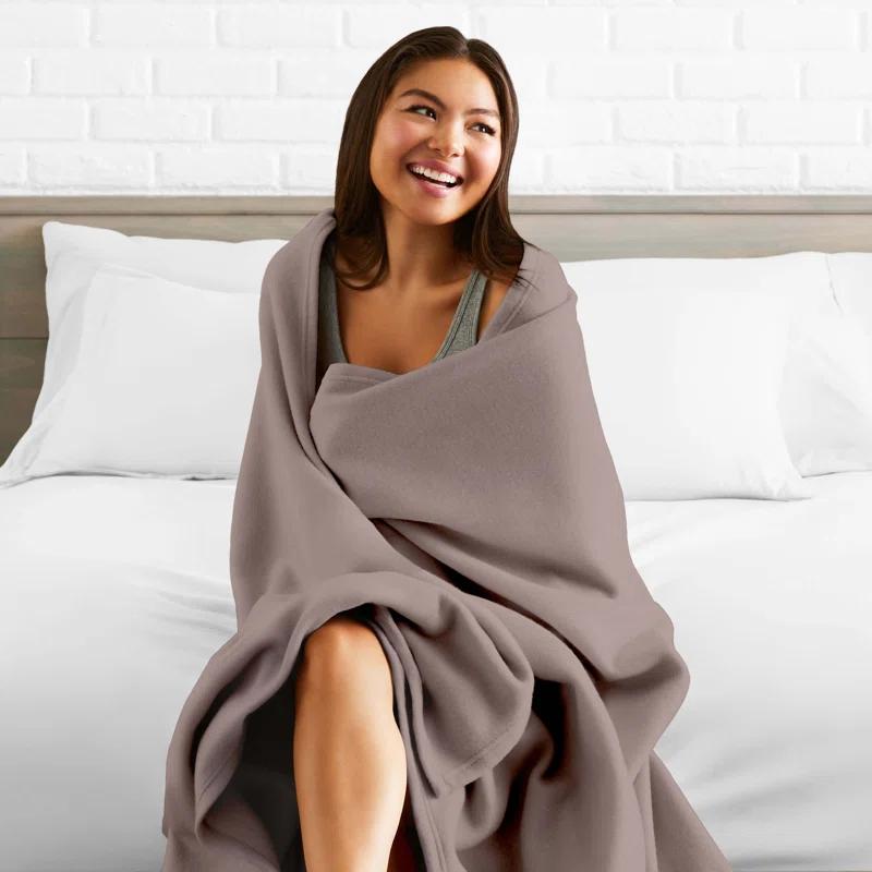 Lightweight Polar Fleece Blanket