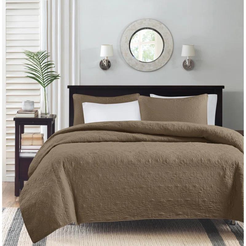 Madison Park Quebec Reversible Quilt Set