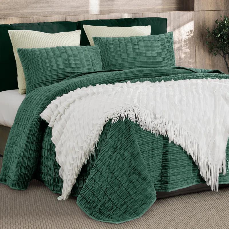 Wonderful Velvet Reversible 3 Piece Quilt Set