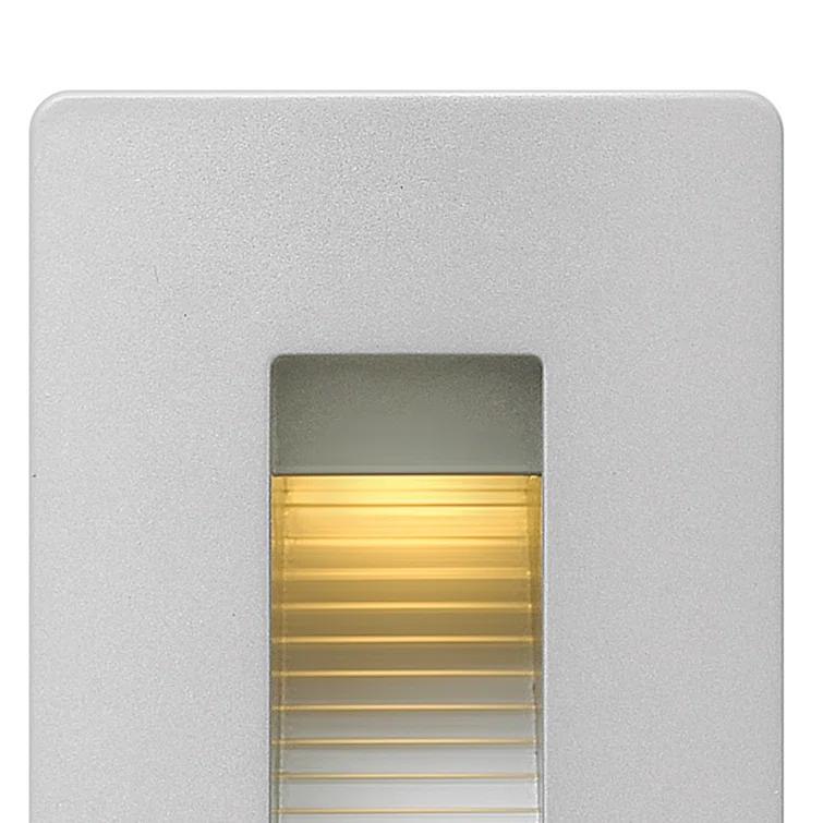 Hinkley Luna Vertical 120v 2700K Integrated LED Step Light