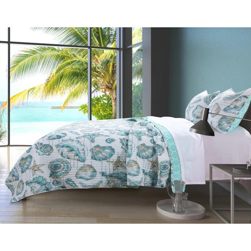 Greenland Home Fashions Cruz Reversible Seashell and Starfish Quilt Set