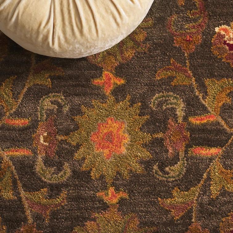 Safavieh Hand Tufted Wool Oriental Rug