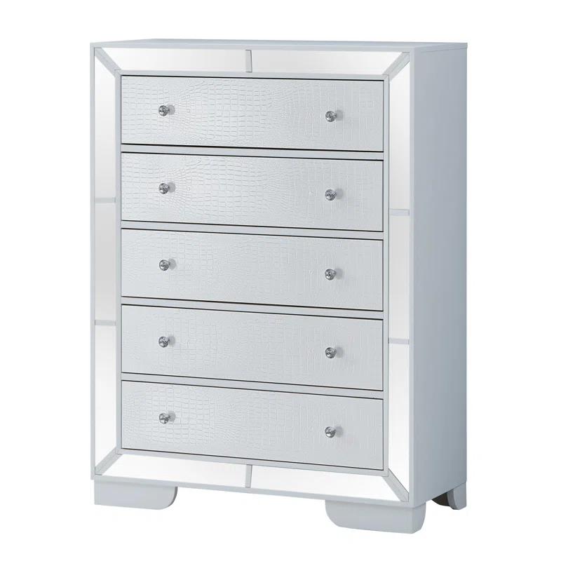 5 Drawer 32'' W Chest