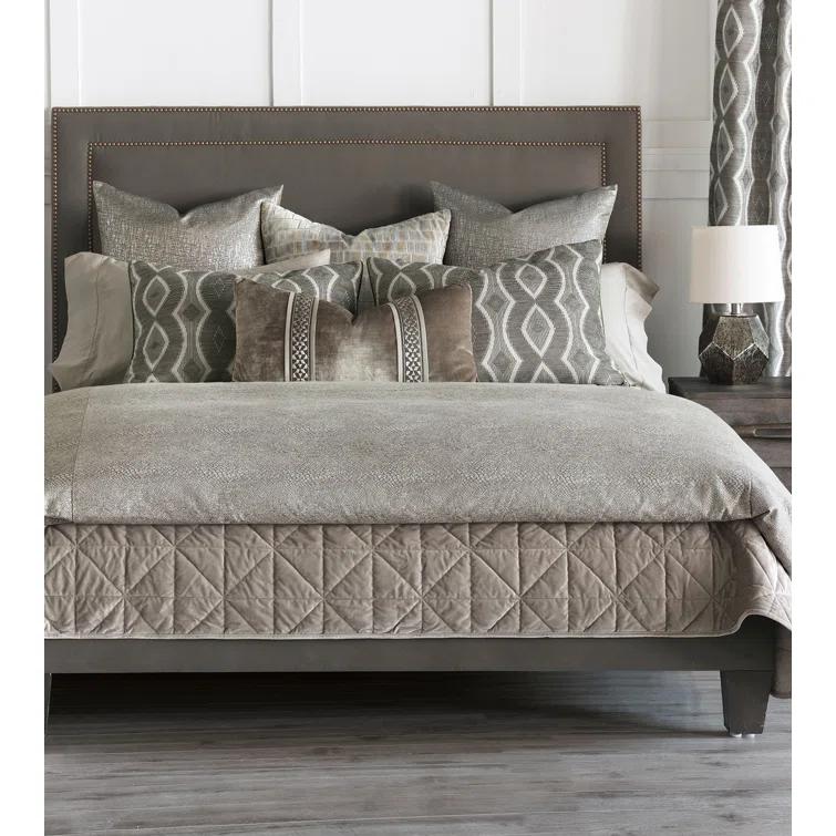 Ezra Modern & Contemporary Animal Print Duvet Cover Set