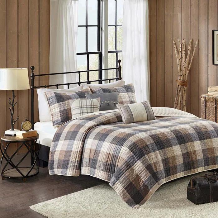 Madison Park Ridge 6 Piece Printed Herringbone Quilt Set with Throw Pillows