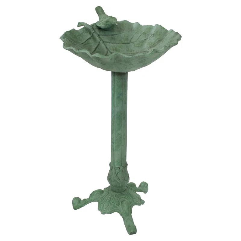 SunnyDaze Decor Autumnal Leaf Freestanding Cast Aluminum Outdoor Bird Bath - Green Patina