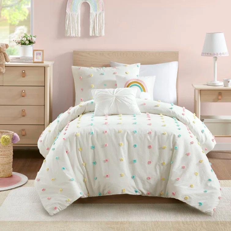 Intelligent Design Kids Callie Pom Pom Cotton Jacquard Quilt Set with Throw Pillows