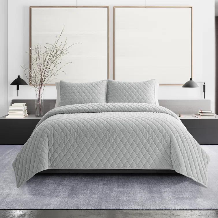 Vera Wang Waffle Stripe Vera Wang Diamond Velvet Quilt Set