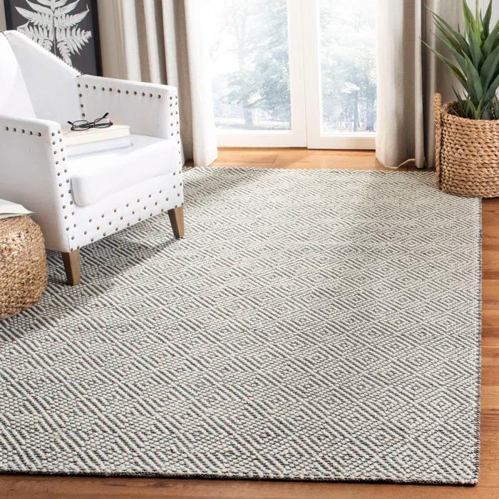Gracie Oaks Matchett Hand Woven Wool Geometric Rug