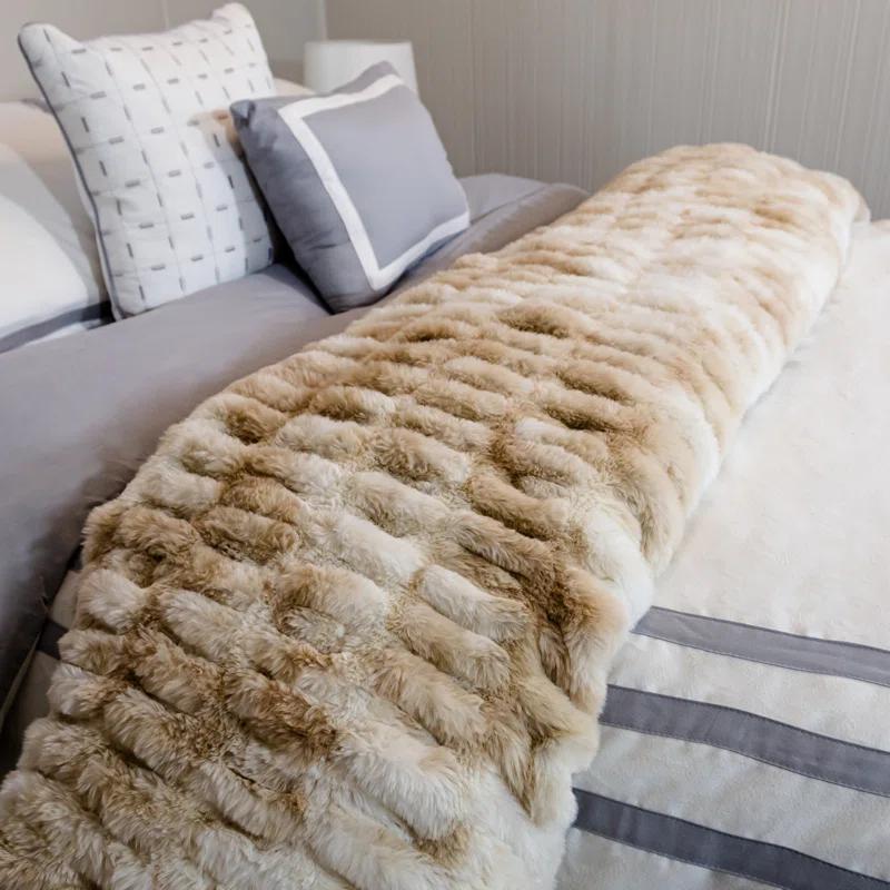 Lavish Home Oversized Ruched Faux Fur Blanket - 60x80-Inch Jacquard Faux Fur Queen-Size Throw for Sofas and Beds - Luxurious Bedding by Lavish Home