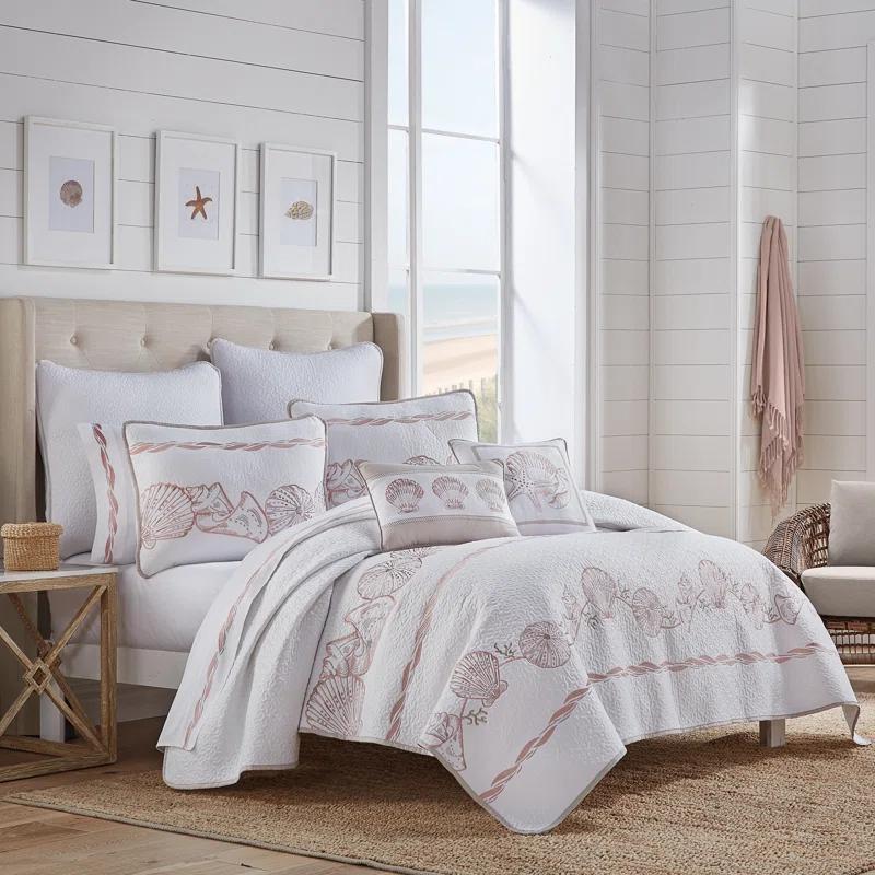 Royal Court Water Front Quilt Set
