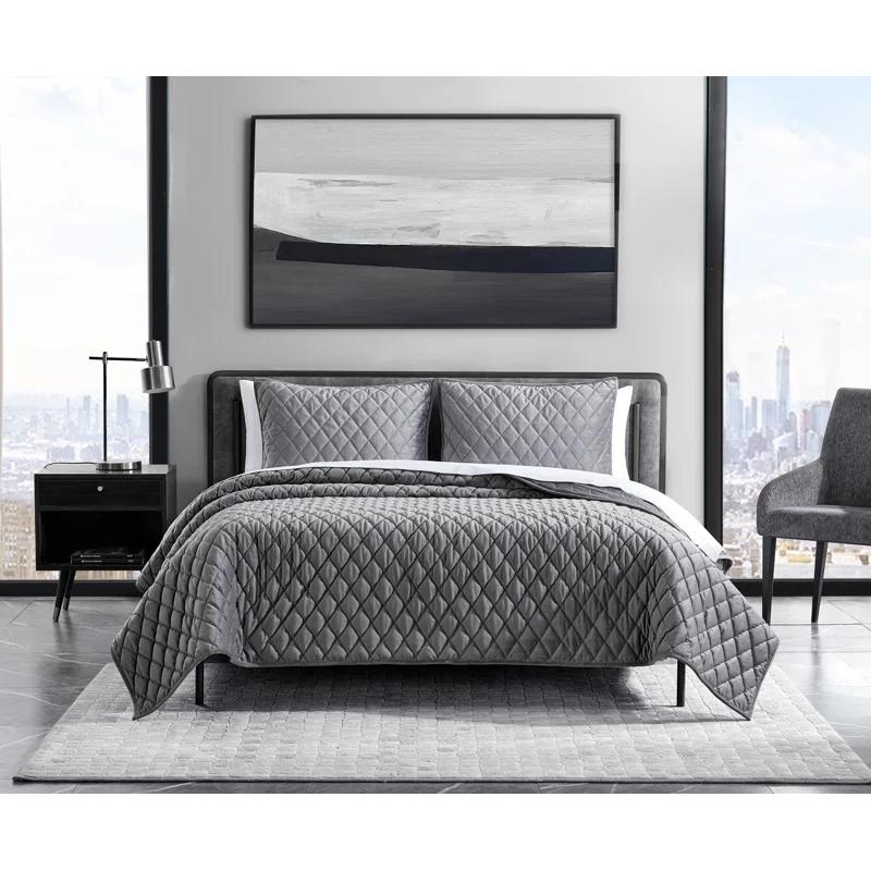 Vera Wang Vera Wang Diamond Velvet Quilt Set