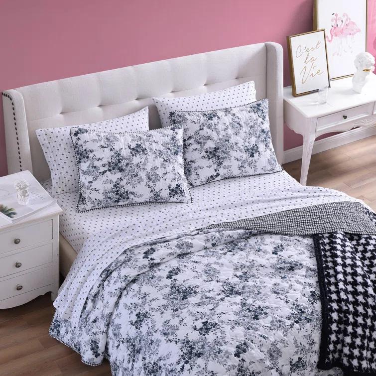 Betsey Johnson Florals Betsey Johnson Floral Vineyard Reversible Quilt Set