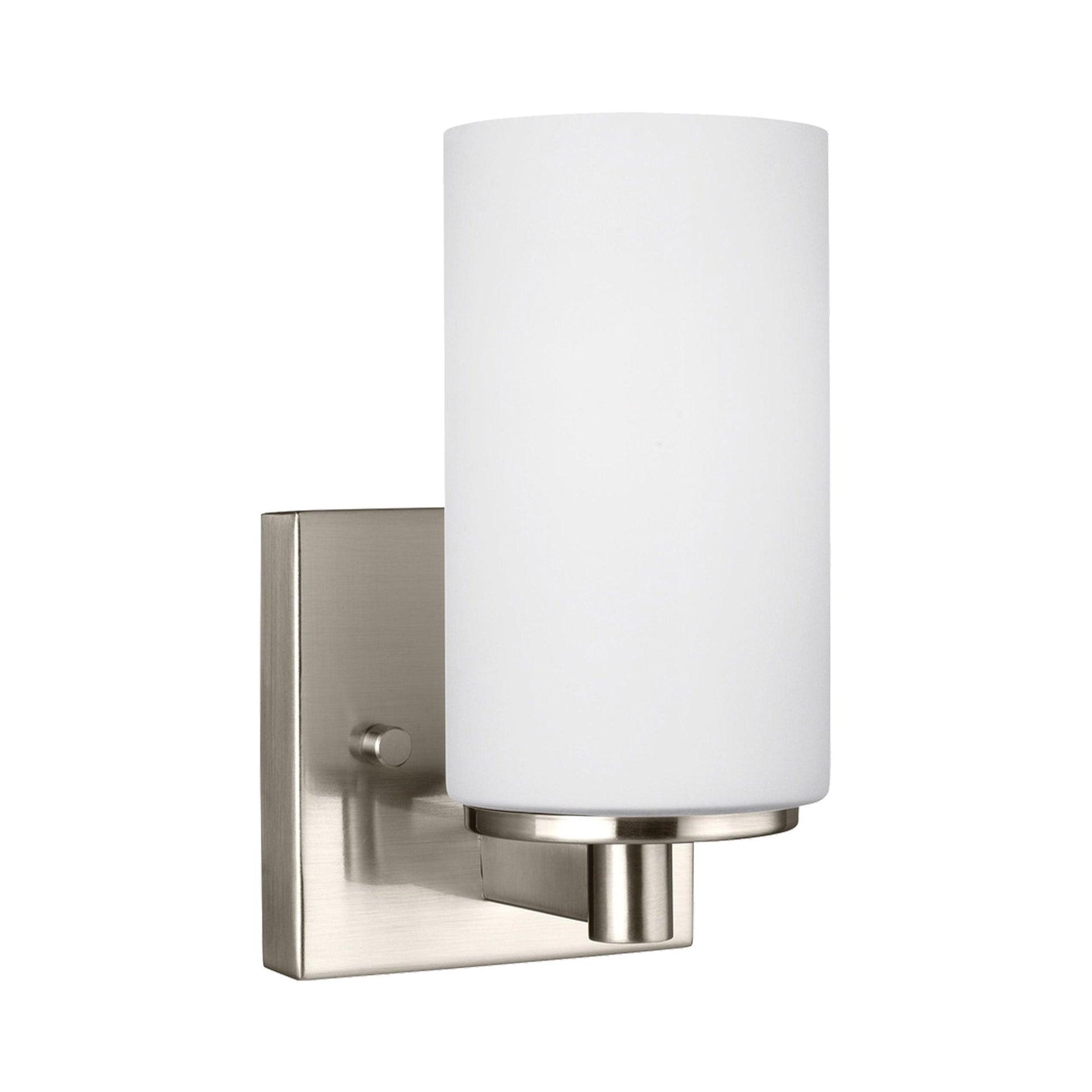 Generation Lighting Hettinger 4.5-in 1 -Light Brushed Nickel Transitional Vanity light