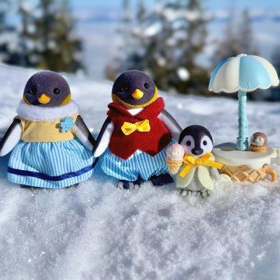 Calico Critters Waddle Penguin Family, Set of 3 Collectible Doll Figures