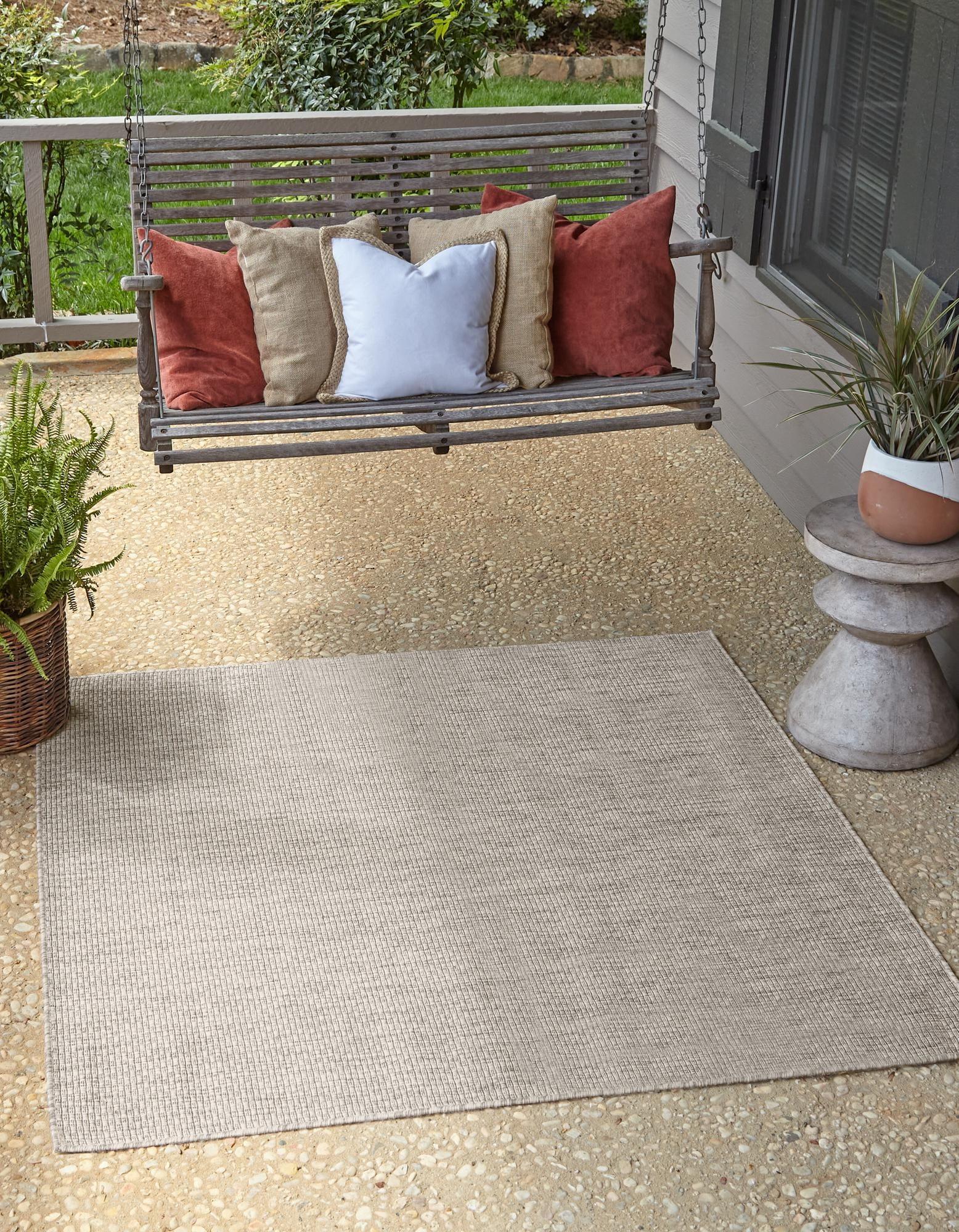 Light Gray 8' Square Stain-Resistant Outdoor Rug