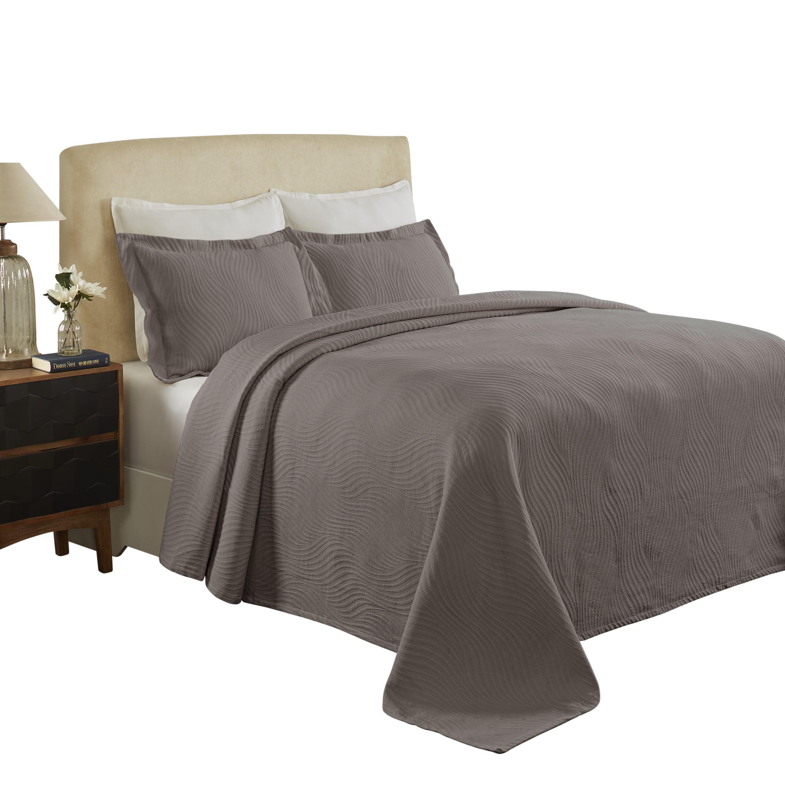 Chic Cascade Cotton Matelassé Queen Bedspread Set in Gray