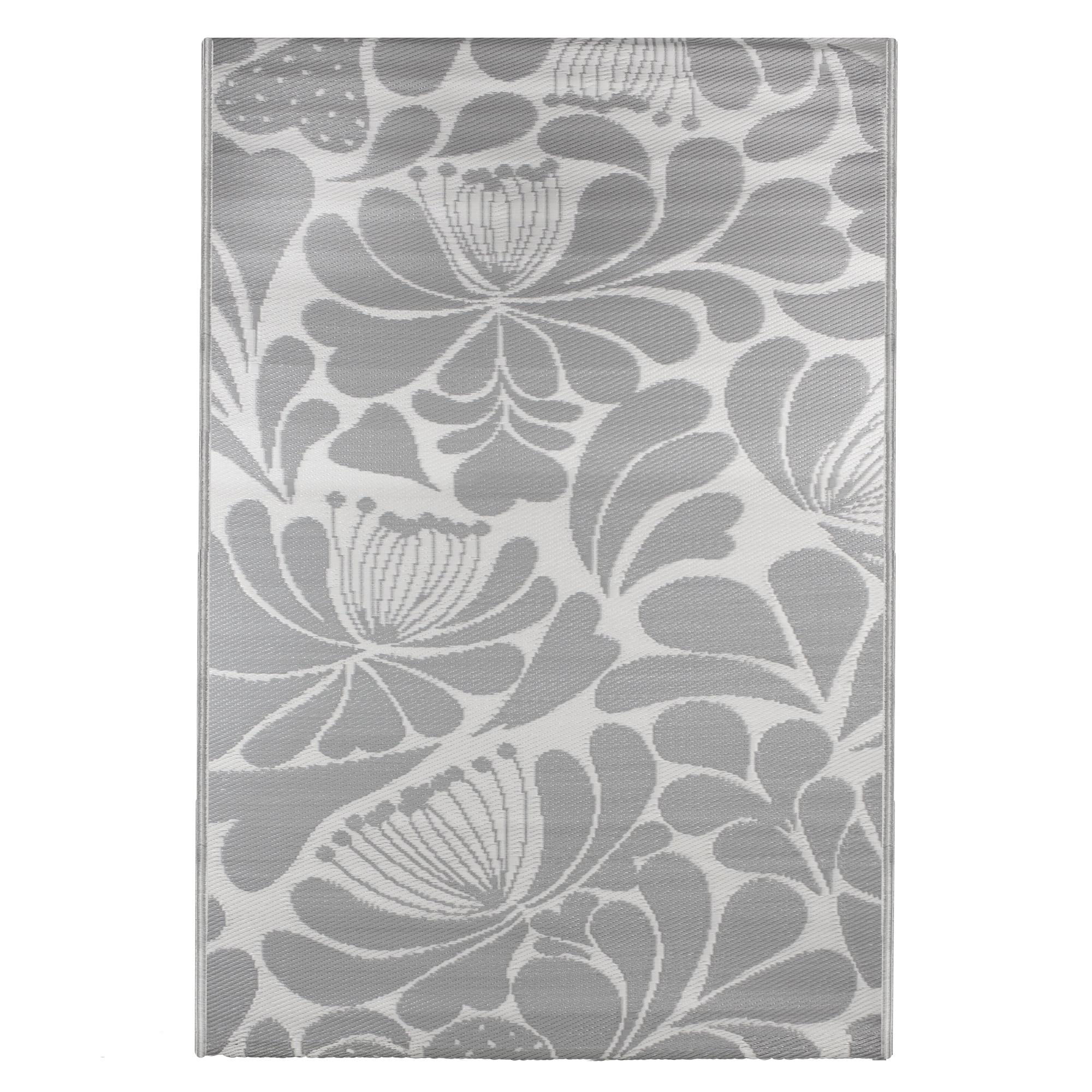 Northlight 4' x 6' Gray and Off White Floral Rectangular Outdoor Area Rug