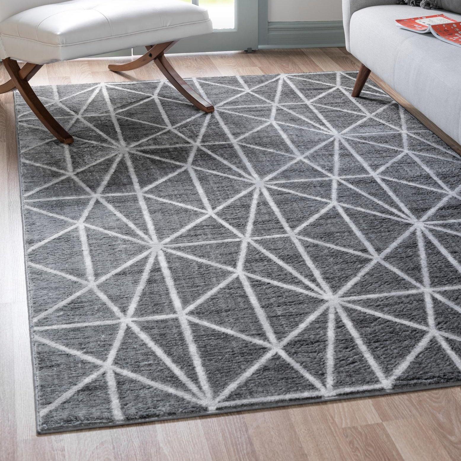 8' x 10' Gray Synthetic Trellis Area Rug