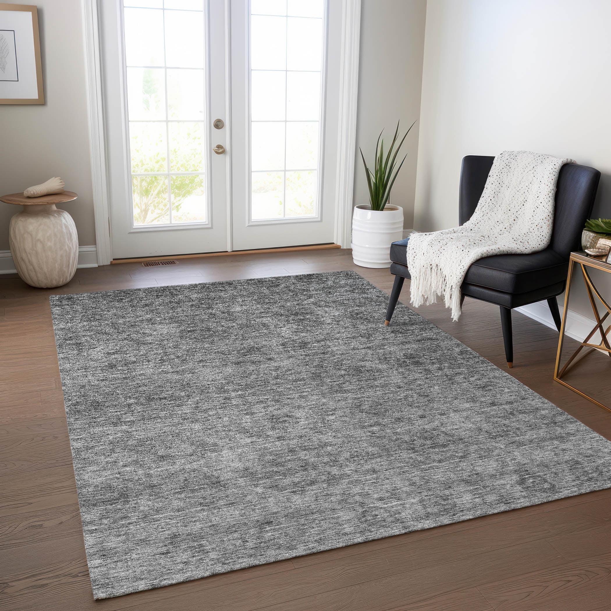 Gray Synthetic 3' x 5' Machine Washable Indoor/Outdoor Rug