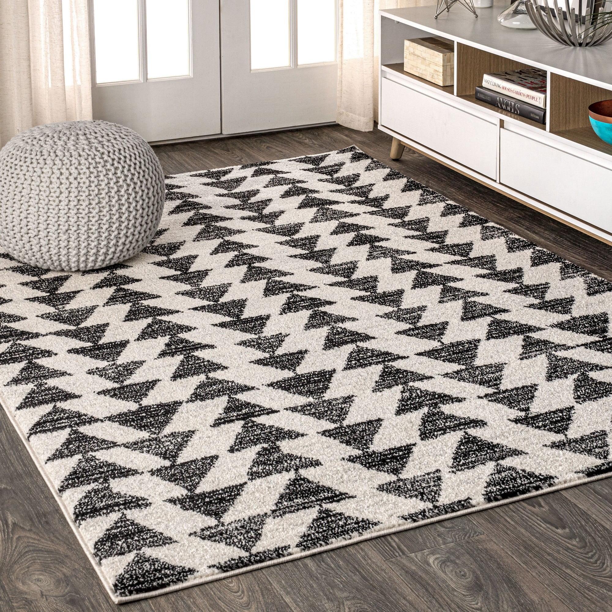 Aisha Moroccan Triangle Geometric Indoor Area Rug - JONATHAN Y