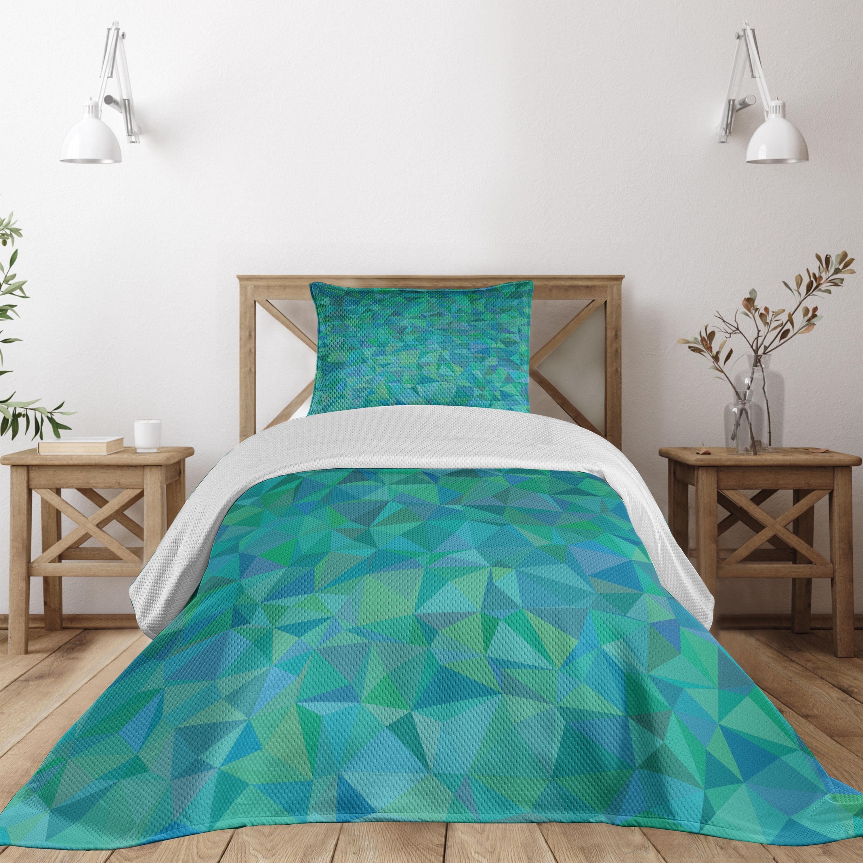 Navy and Green Geometric Twin Quilted Bedspread Set