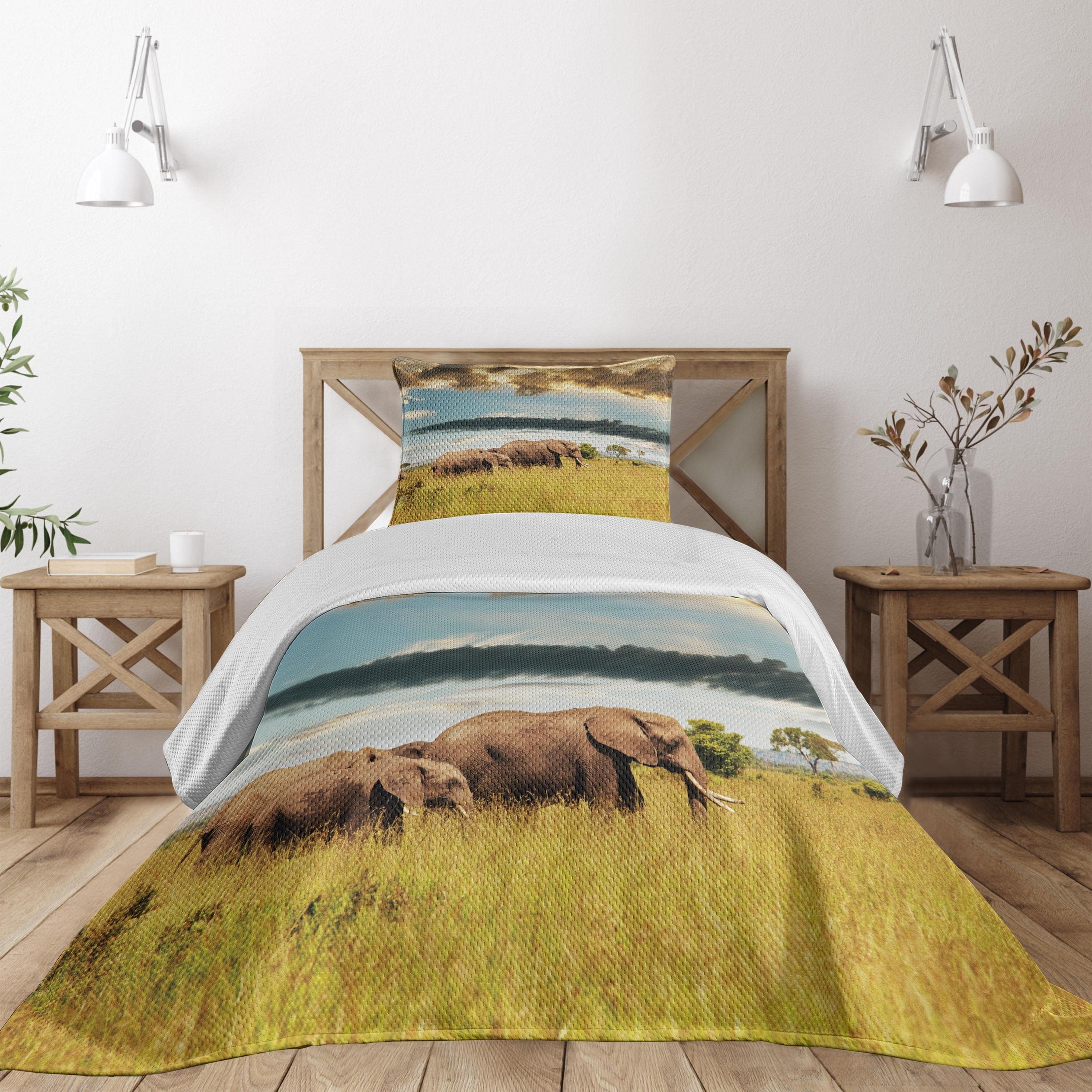 Twin Yellow and Blue Polyester Safari Coverlet Set