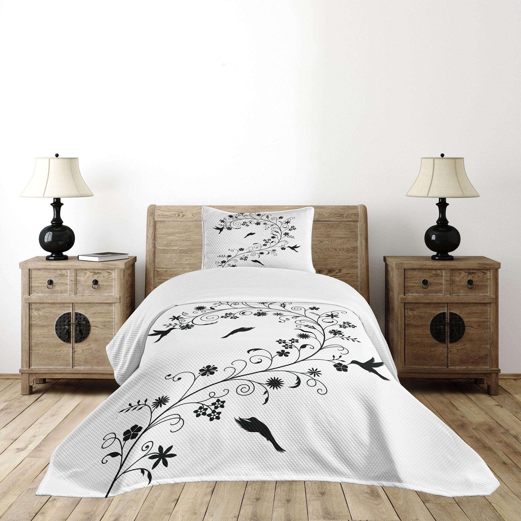 Twin White and Black Floral Quilted Bedspread Set