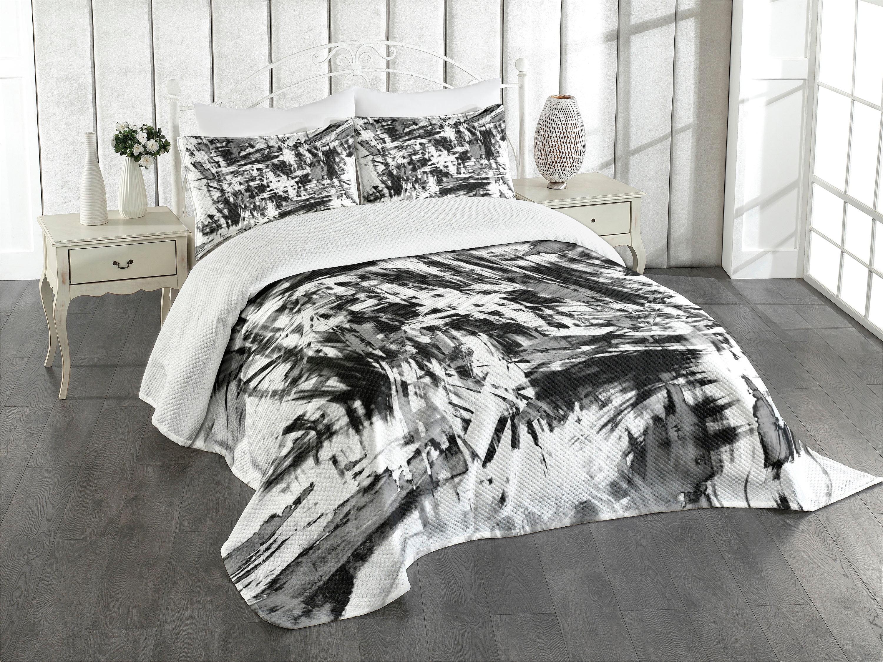 Queen Size White and Black Quilted Bedspread Set