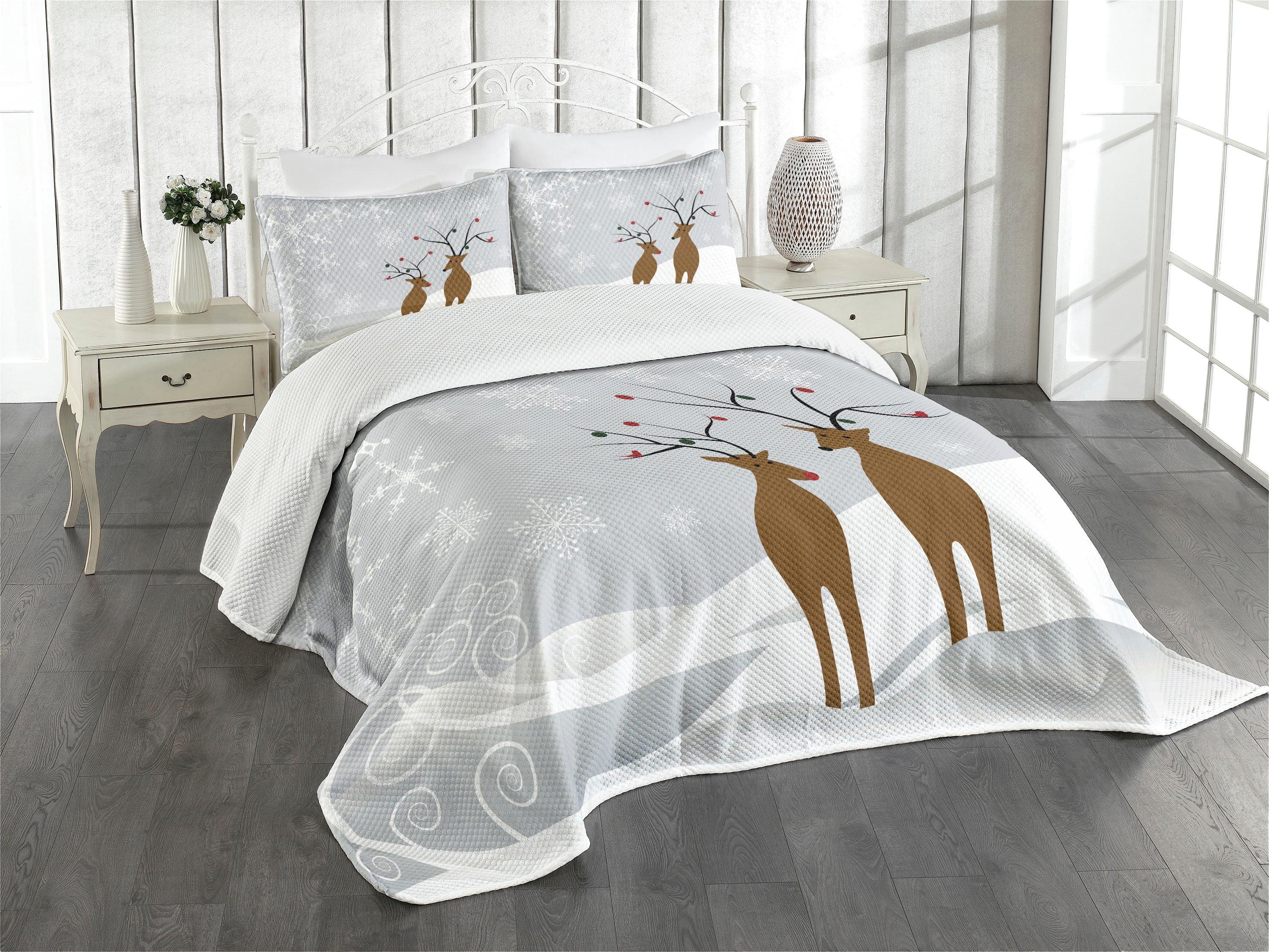 King White Quilted Bedspread Set with Reindeer Design