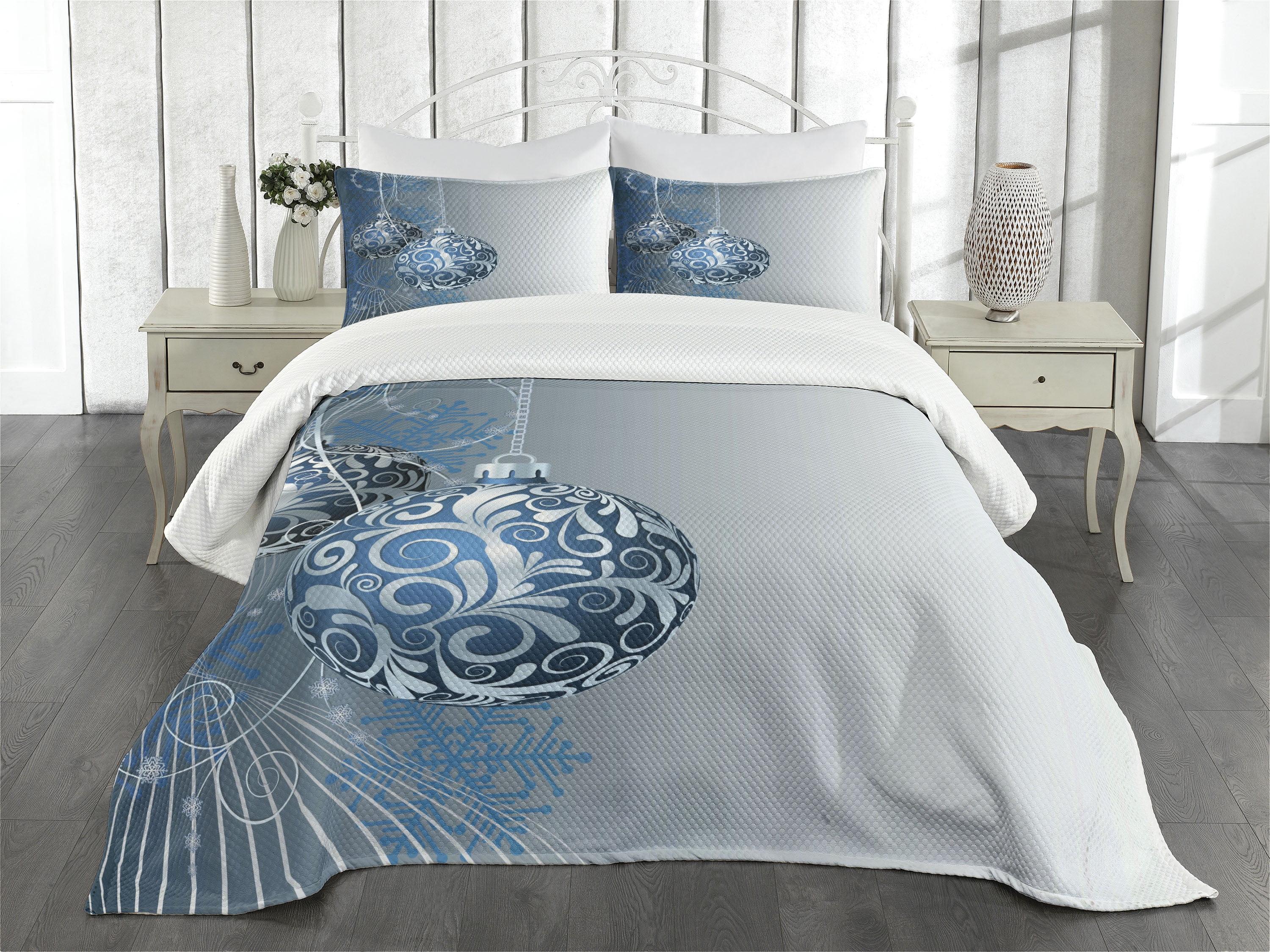 King White Quilted Bedspread Set with Blue Ornaments