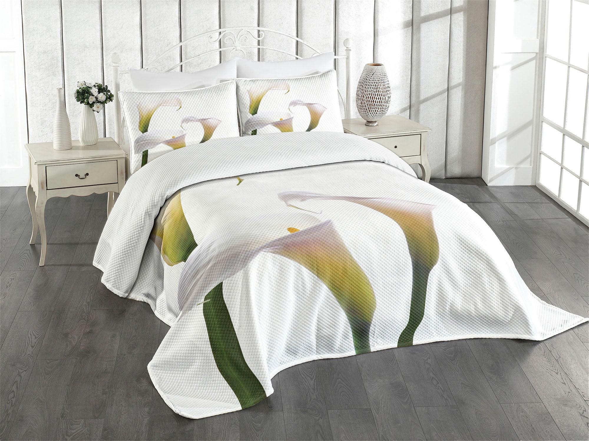 Green and White Floral Queen Quilted Bedspread Set