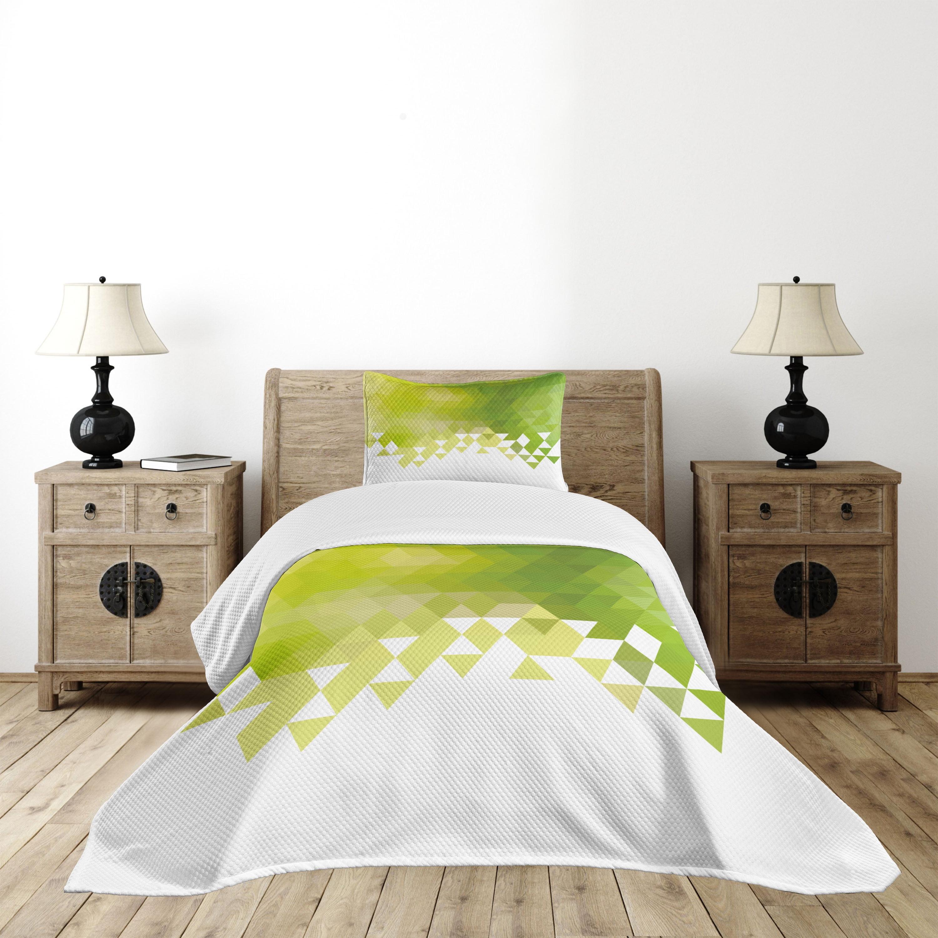 Twin White and Green Quilted Bedspread Set