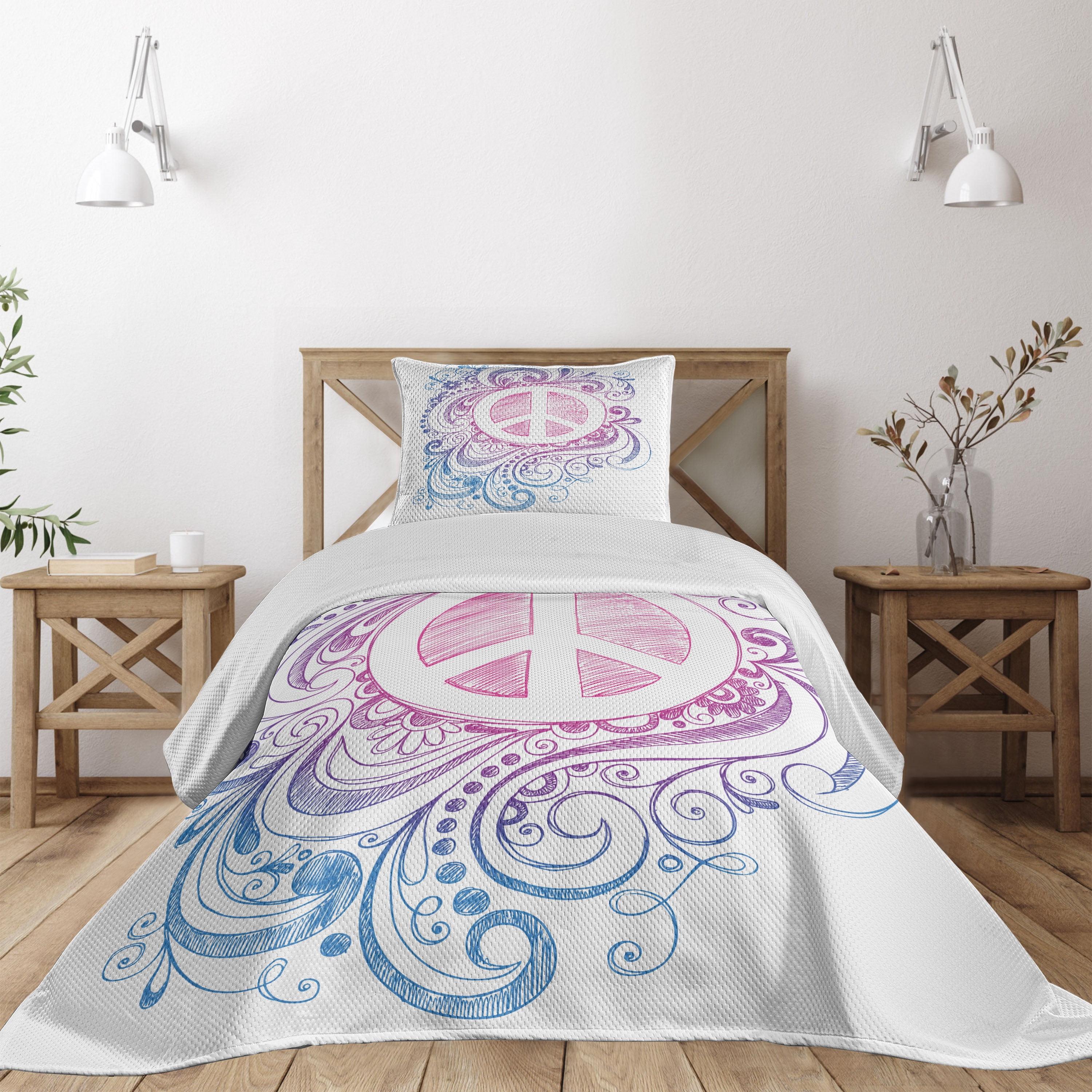 Twin White Quilted Polyester Bedspread Set with Pillow Sham