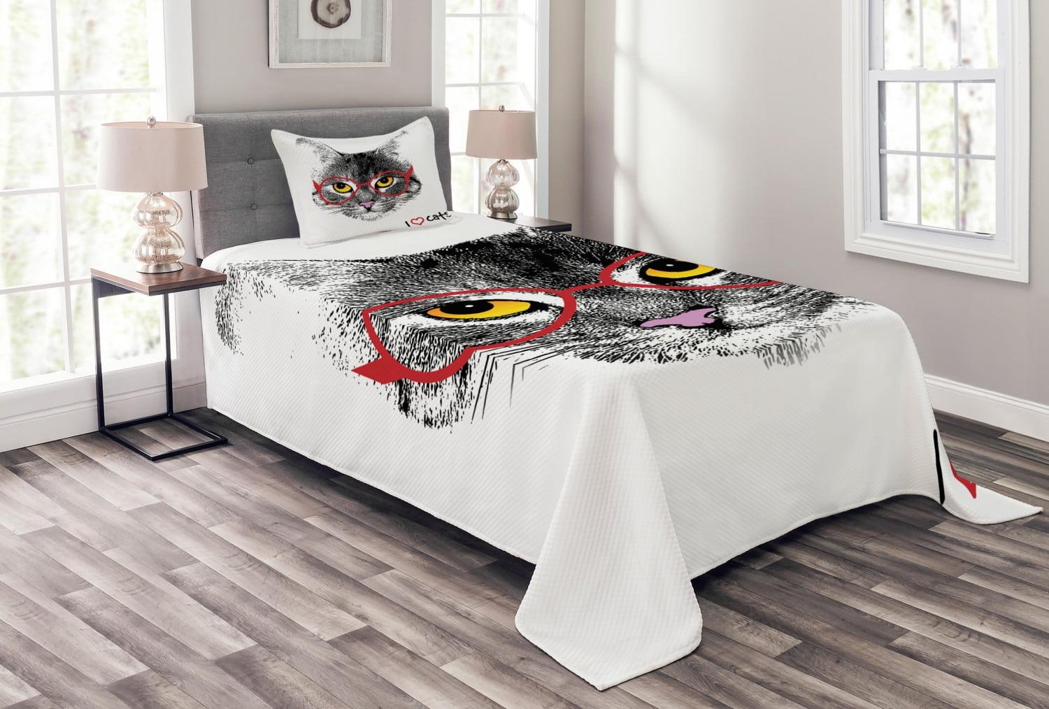 White Twin Quilted Bedspread Set with Cat Design