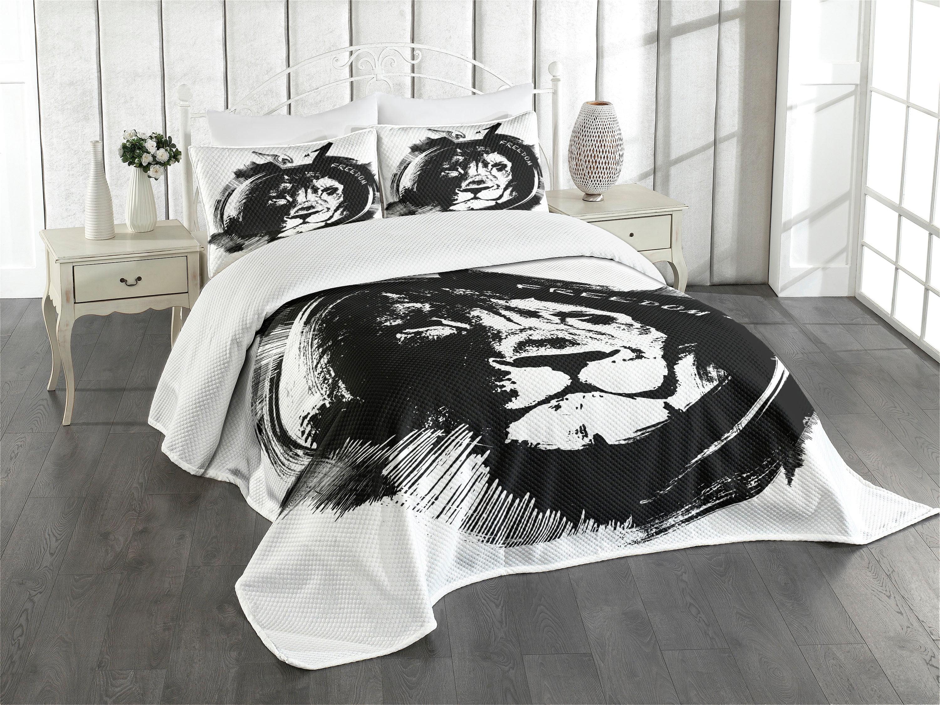 King Size White Quilted Bedspread Set with Lion Design