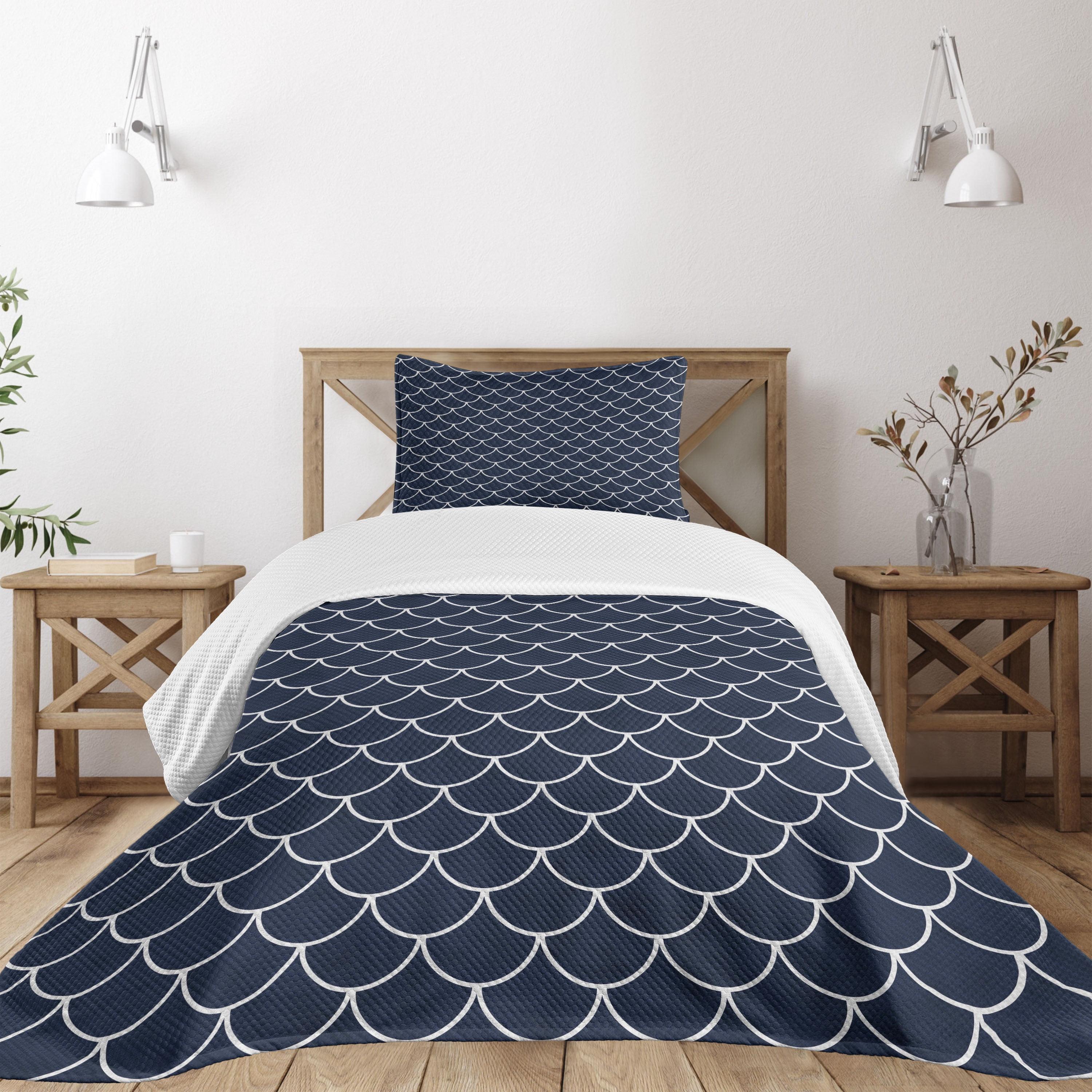 Nautical Twin White and Indigo Quilted Bedspread Set