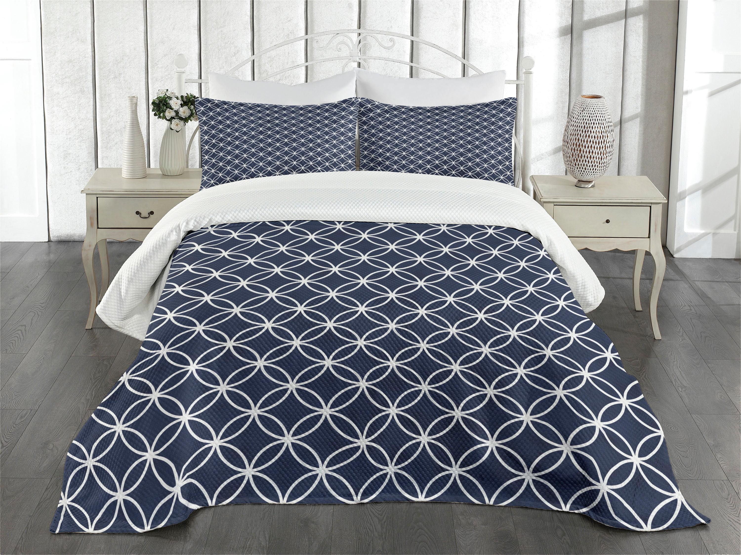 Navy and White Quilted Queen Bedspread Set with Pillow Shams