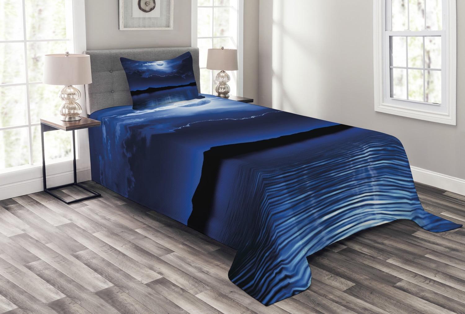 Twin White and Navy Blue Quilted Bedspread Set