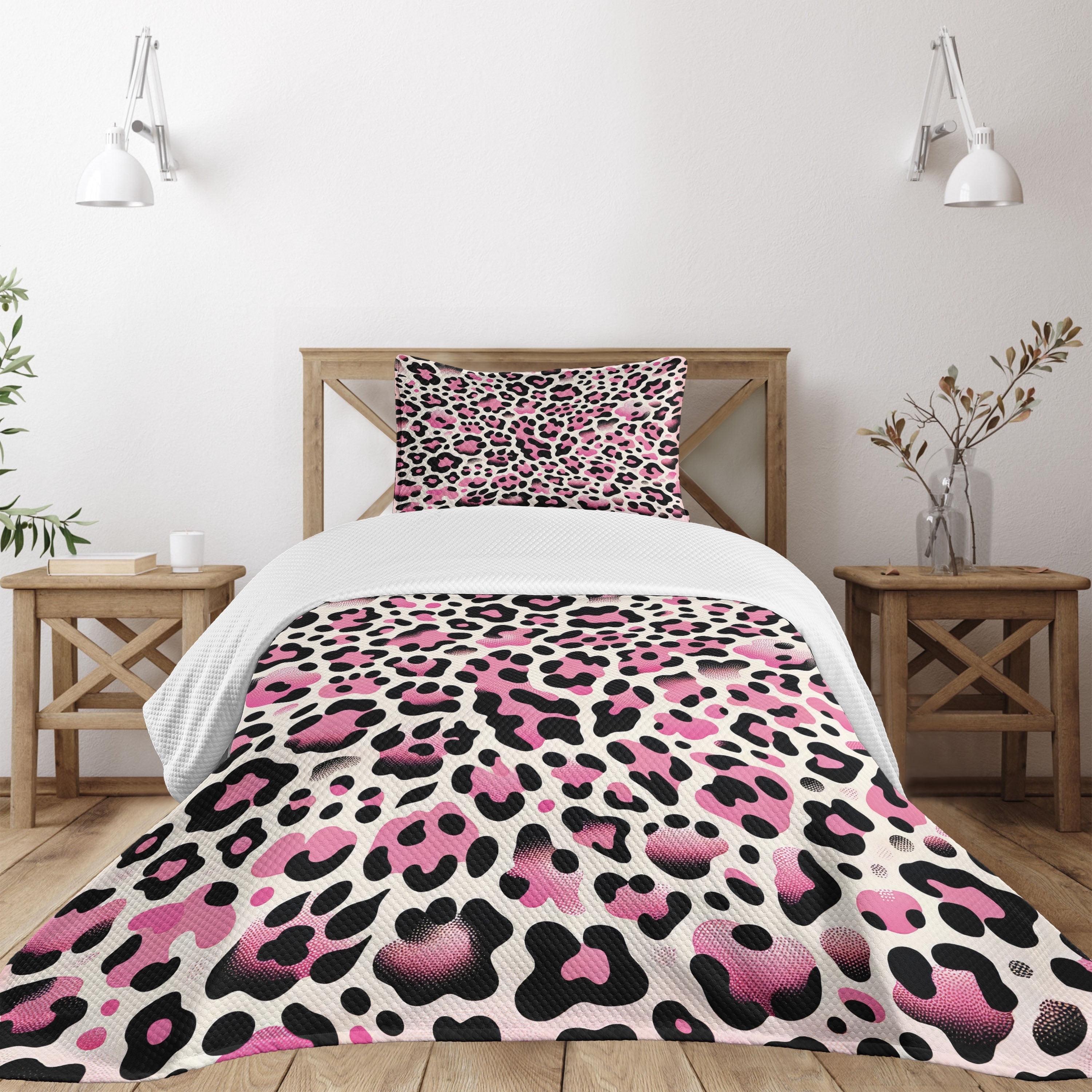 Pink Leopard Print Twin Quilted Bedspread Set