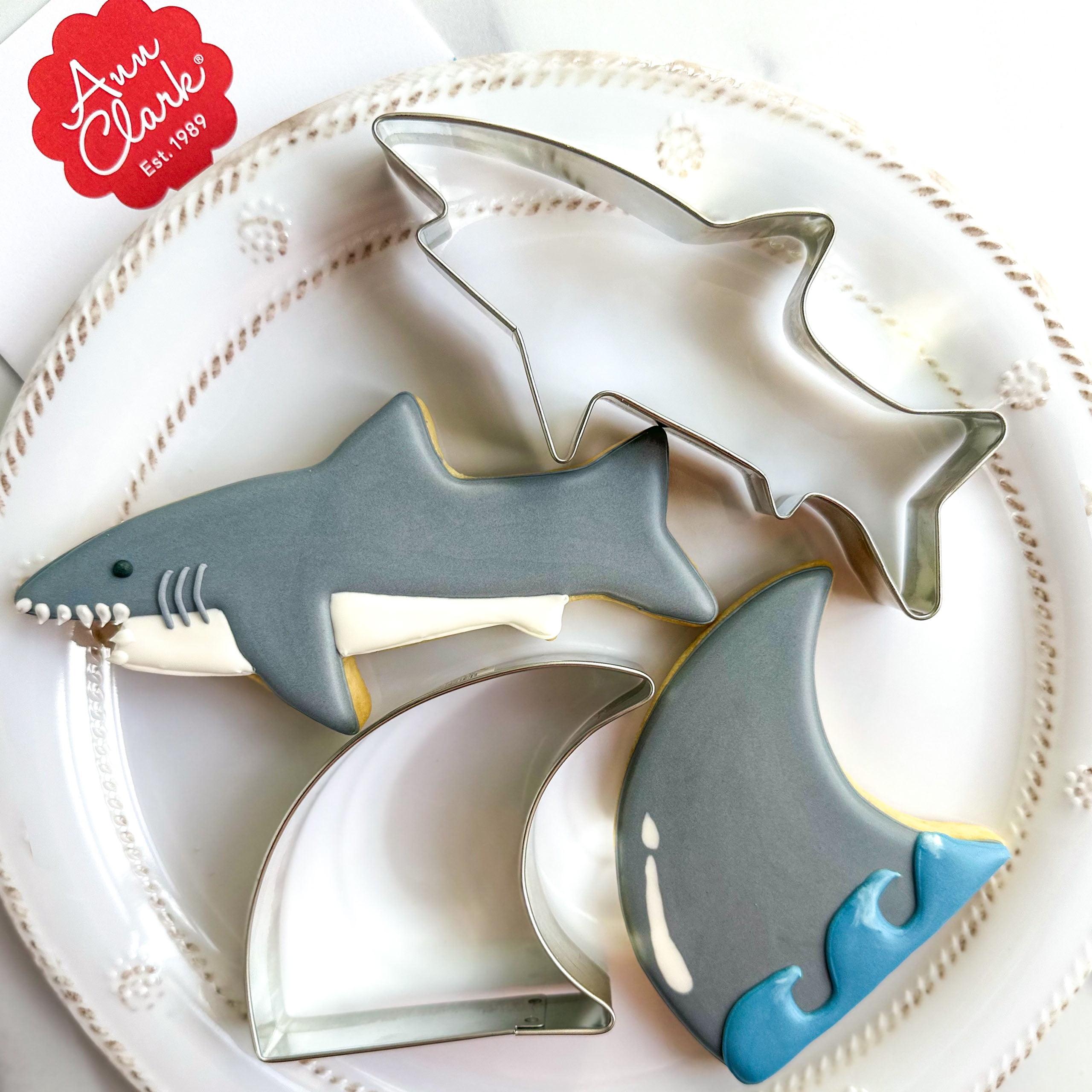 Ann Clark 2-Piece Shark and Fin Tin Cookie Cutter Set