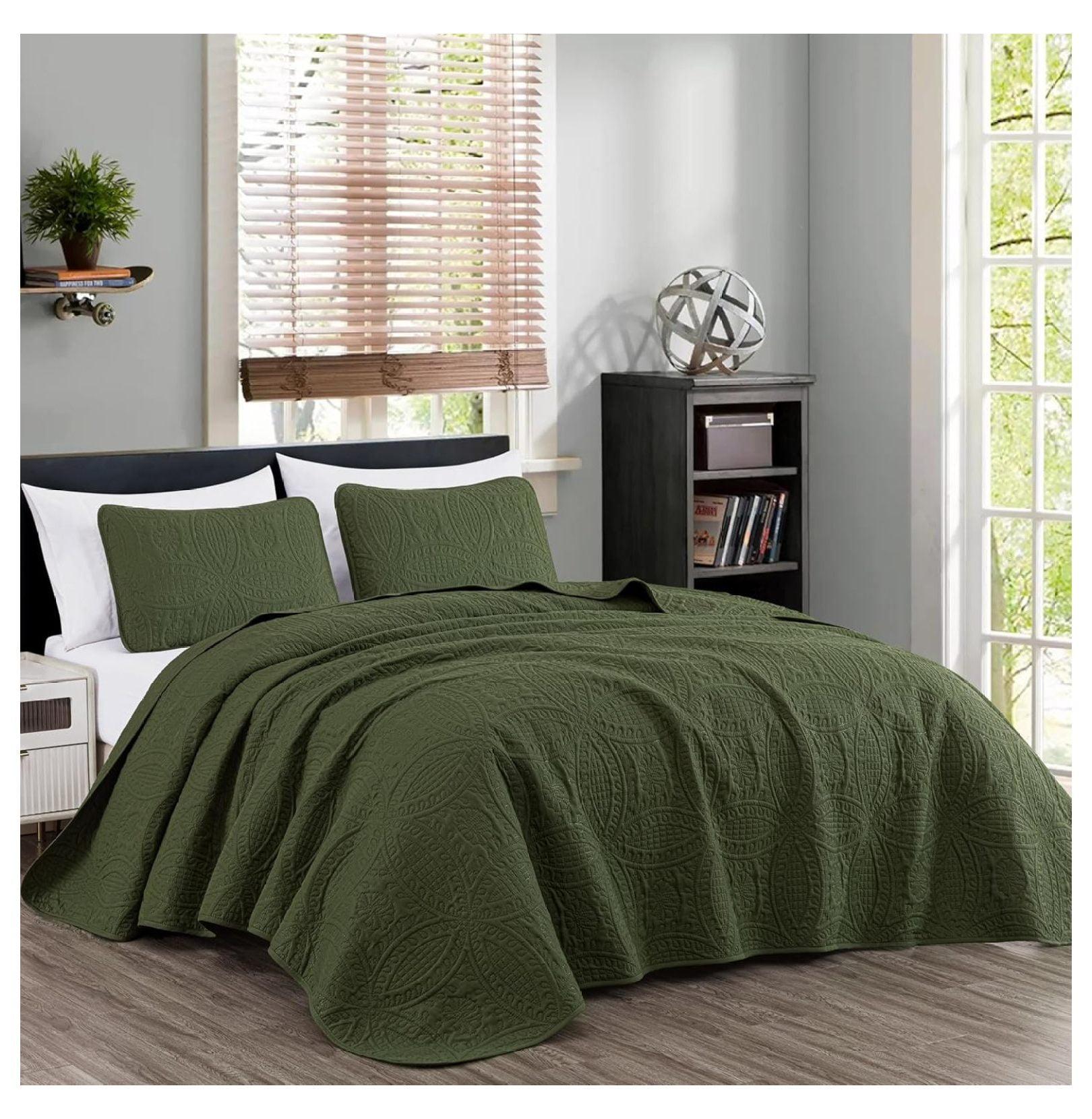 Austin Standard Geometric Shapes Coverlet Set