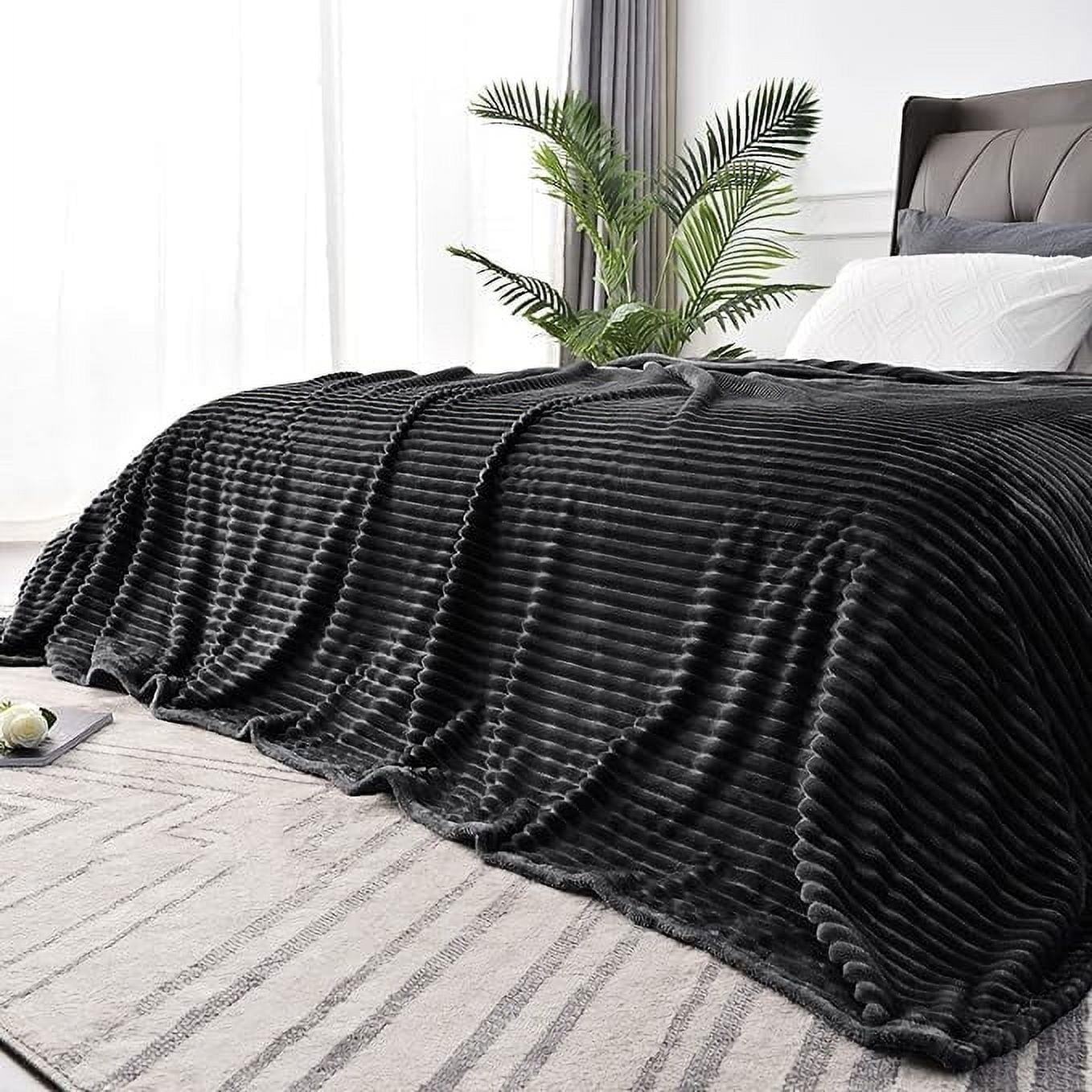 BEDELITE Fleece Blanket King Size – 3D Ribbed Jacquard Soft and Warm Decorative Fuzzy Blankets – Cozy, Fluffy, Plush Lightweight Throw Blankets for Couch, Bed, Sofa(Black, 108x90 inches)