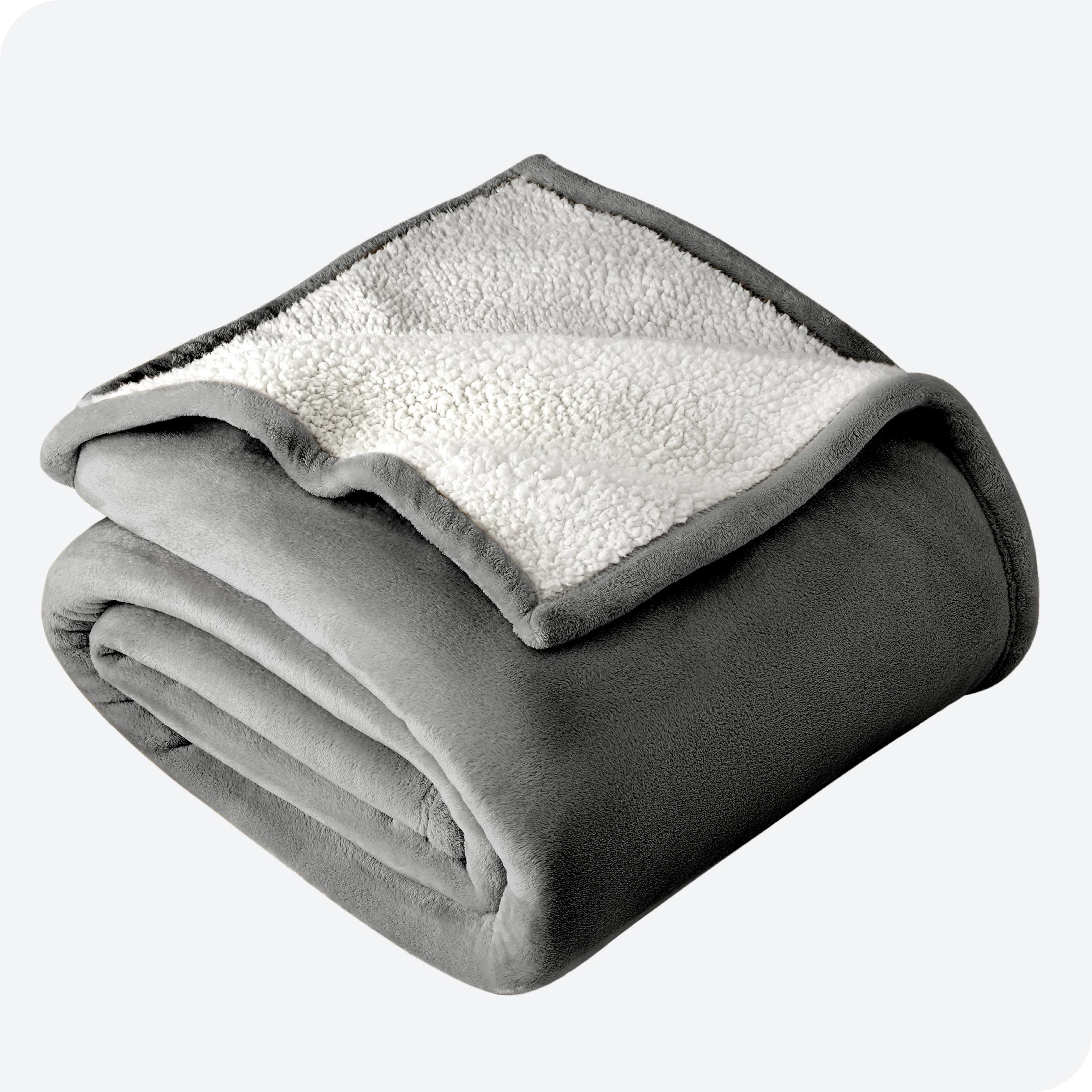 Plush Twin/Twin XL Reversible Sherpa Fleece Blanket in Gray