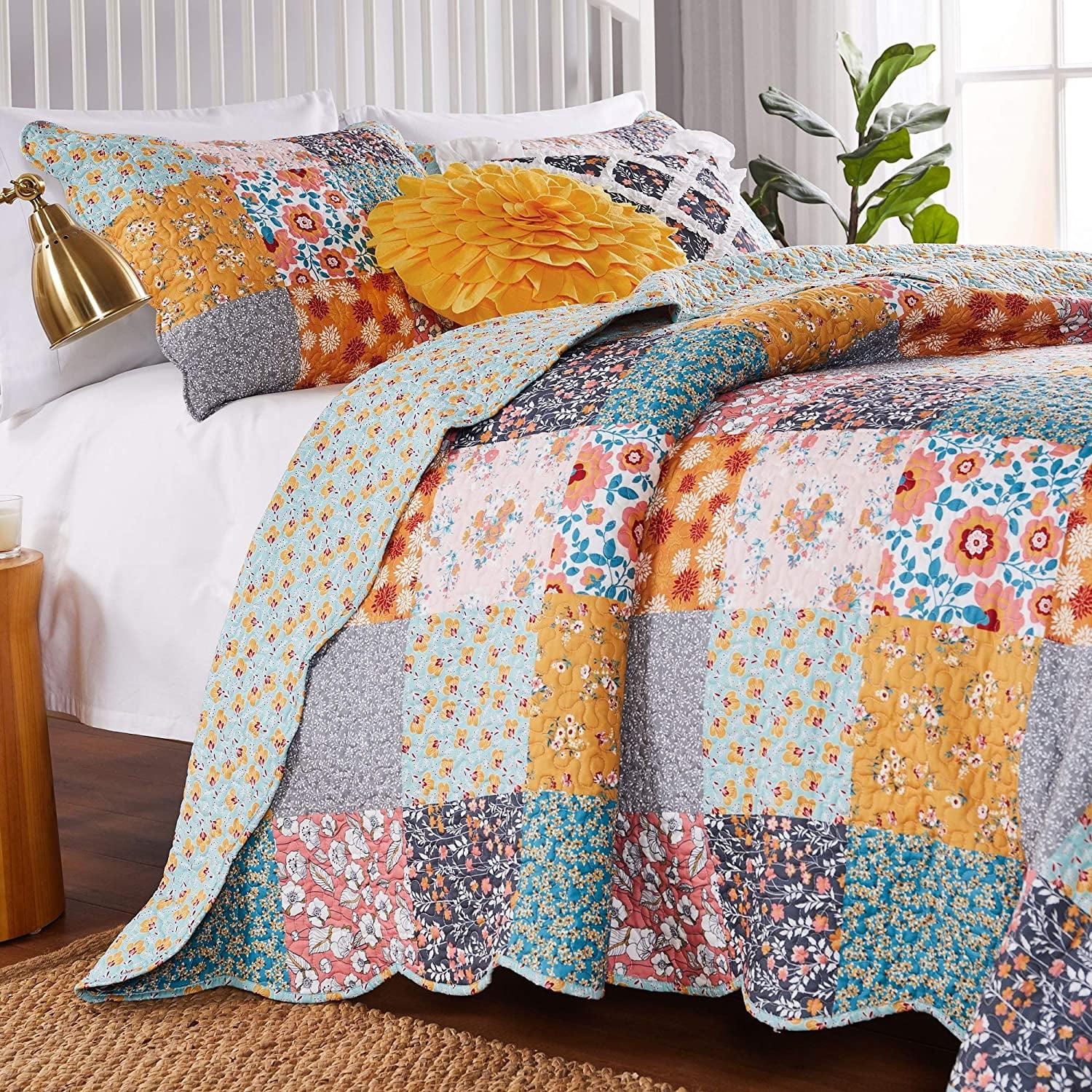 Full Pink Microfiber Reversible Patchwork Quilt Set