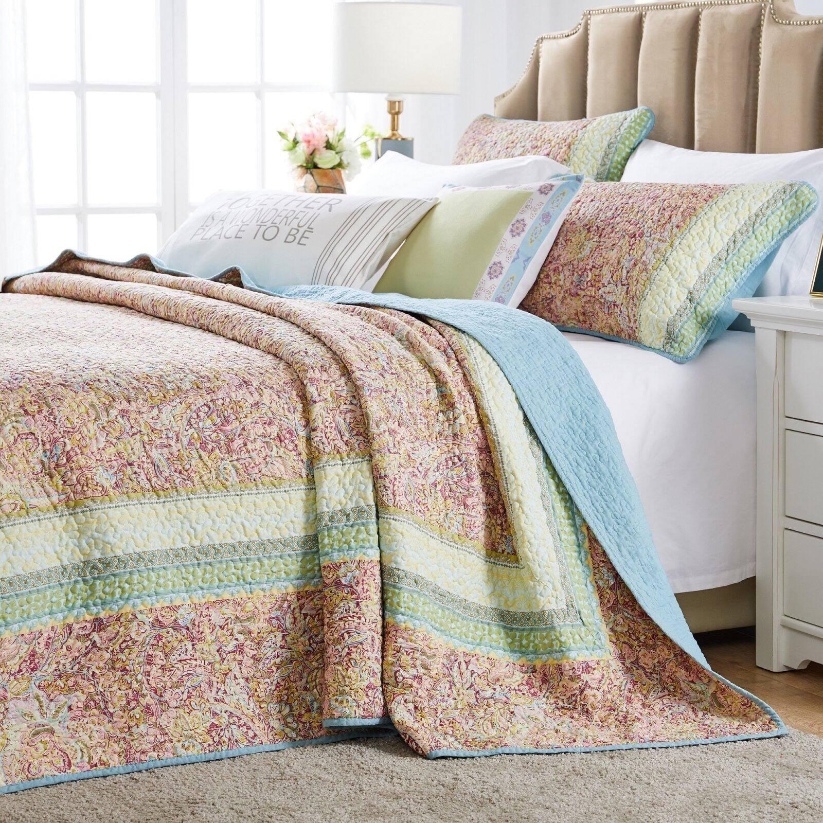 Palisades Floral Bedspread Set