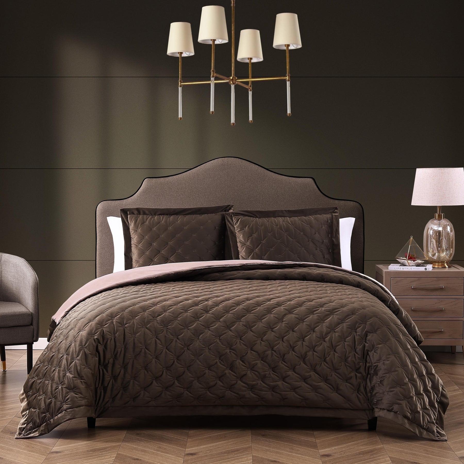 BeBeJan Bebejan 3 Piece Velvet Comforter Set